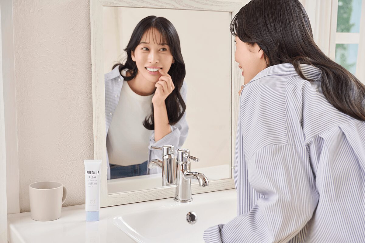 自宅で簡単！歯を白くする歯磨きおすすめアイテムと正しいケア方法