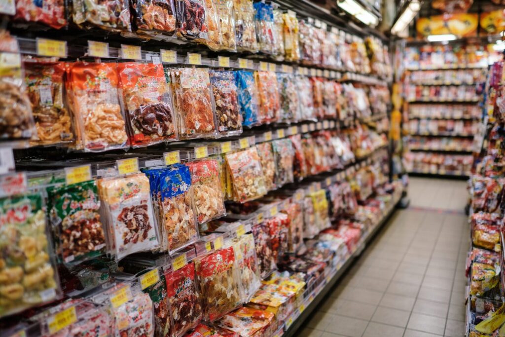 日本のディスカウントストア風の売り場。